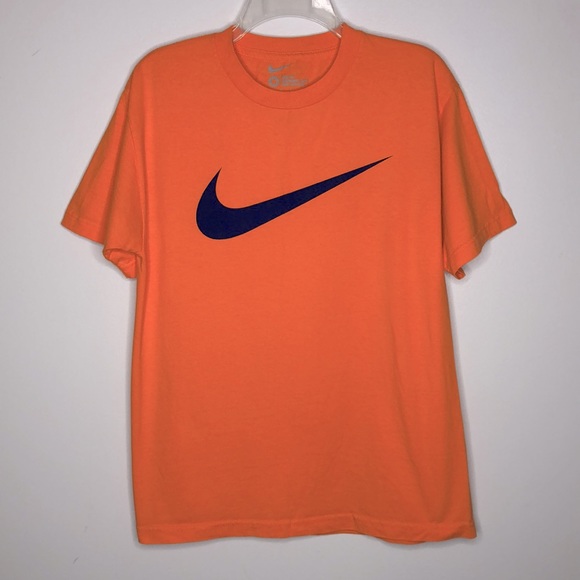 Nike Swoosh Loose Fit Tee in Bright Orange Size M